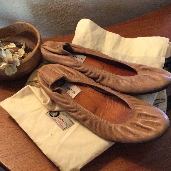 Lanvin Women's Tan Ballet Flats - Picture 1 of 7